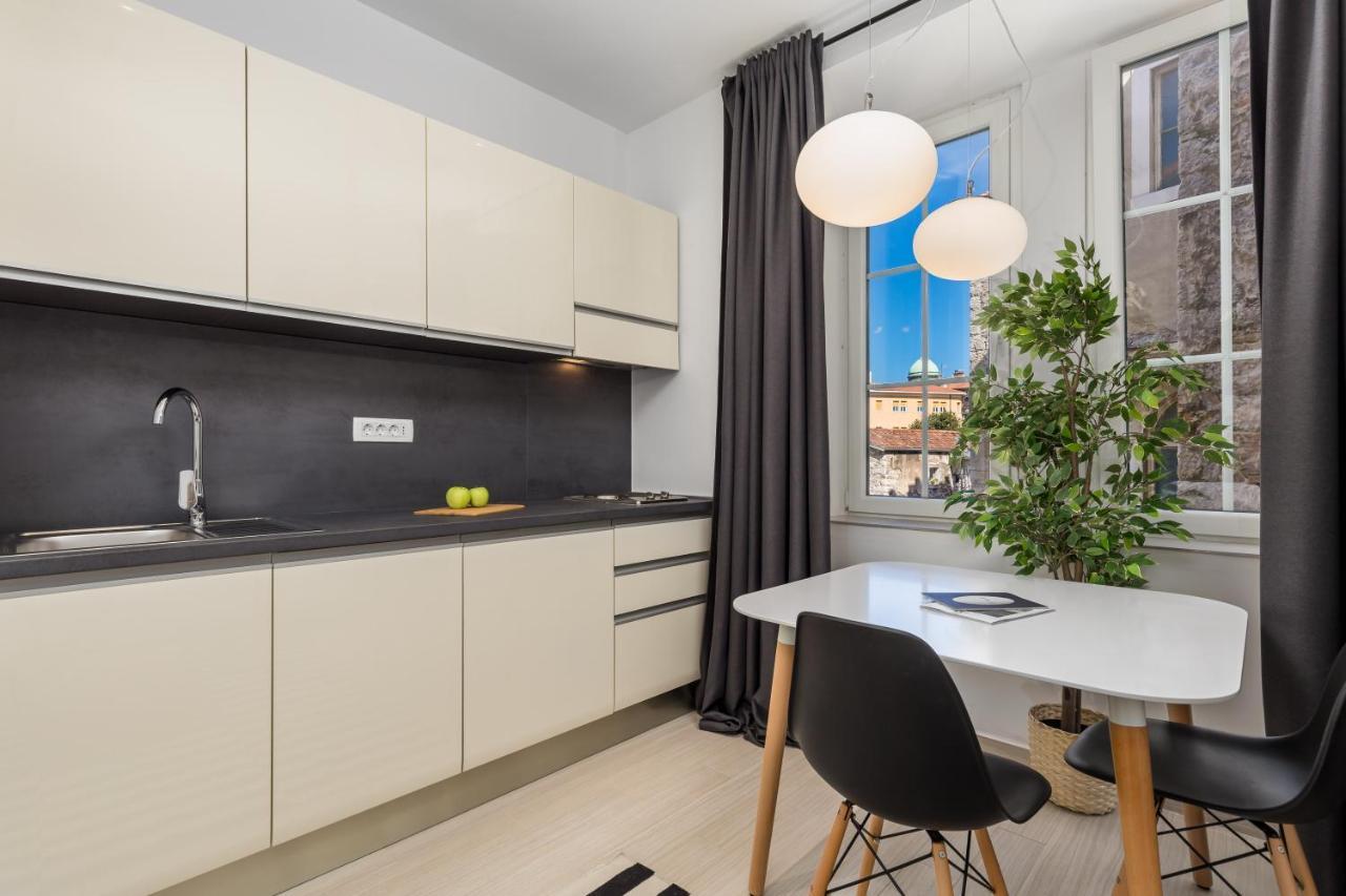 Apartments Harbour View 리예카 외부 사진