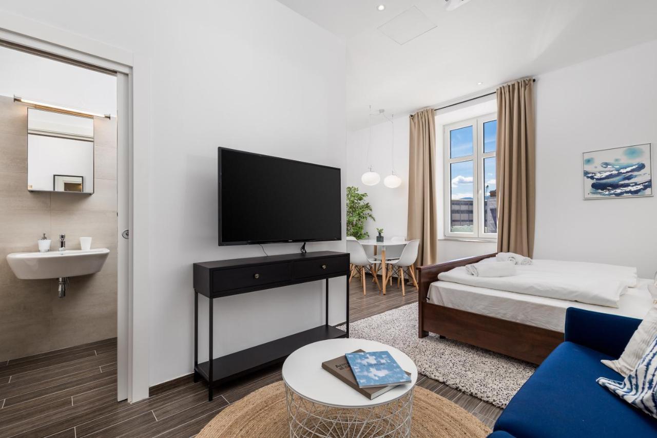 Apartments Harbour View 리예카 외부 사진