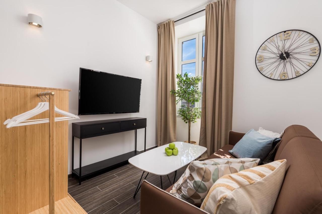 Apartments Harbour View 리예카 외부 사진